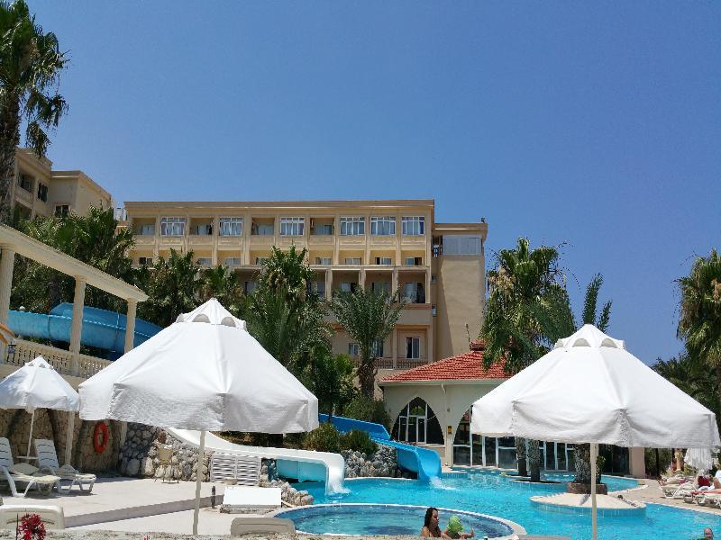 Oscar Resort Hotel Kyrenia  Exterior photo